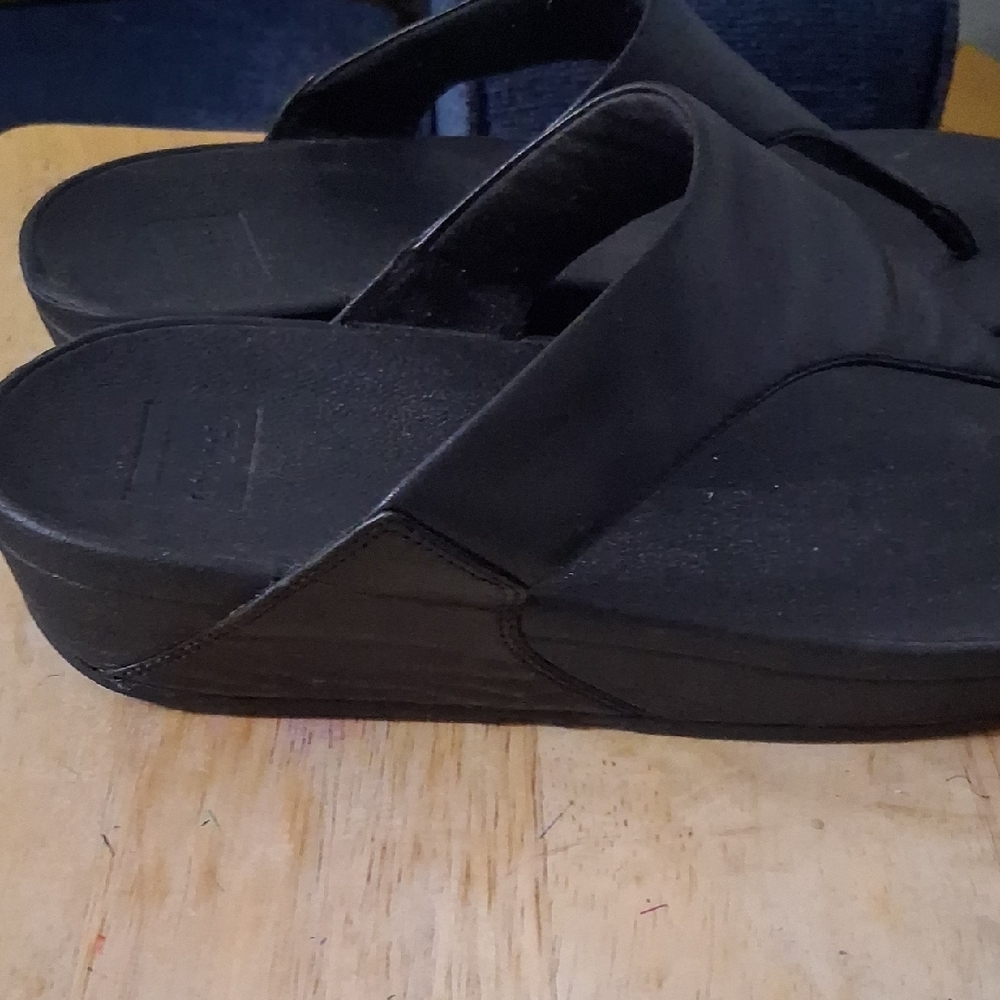 Fitflop Black Thong Sandals - Picture 4 of 8